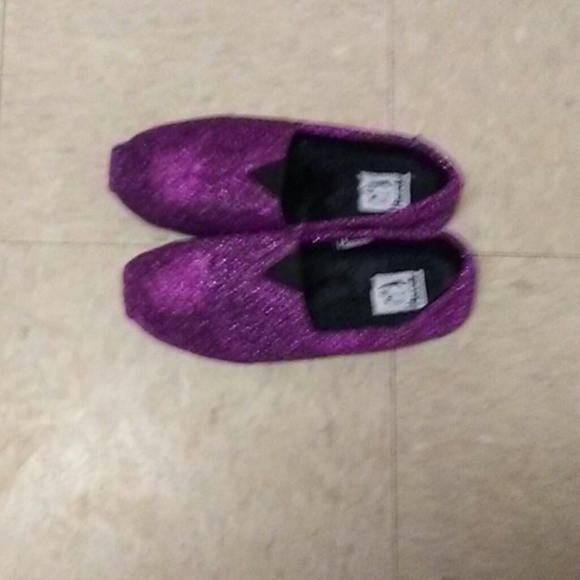 Shoes - Picture 3 of 3